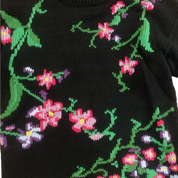Vintage ANDINA BLACK FLORAL SWEATER- long sleeve- HAND-KNIT IN PERU-100% Cotton - Picture 2 of 5